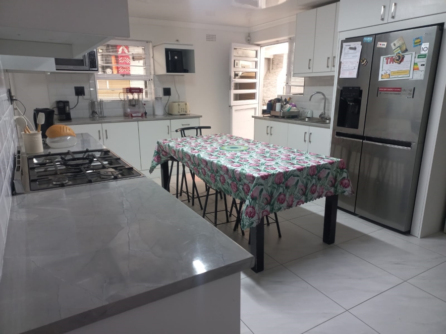 3 Bedroom Property for Sale in Portlands Western Cape